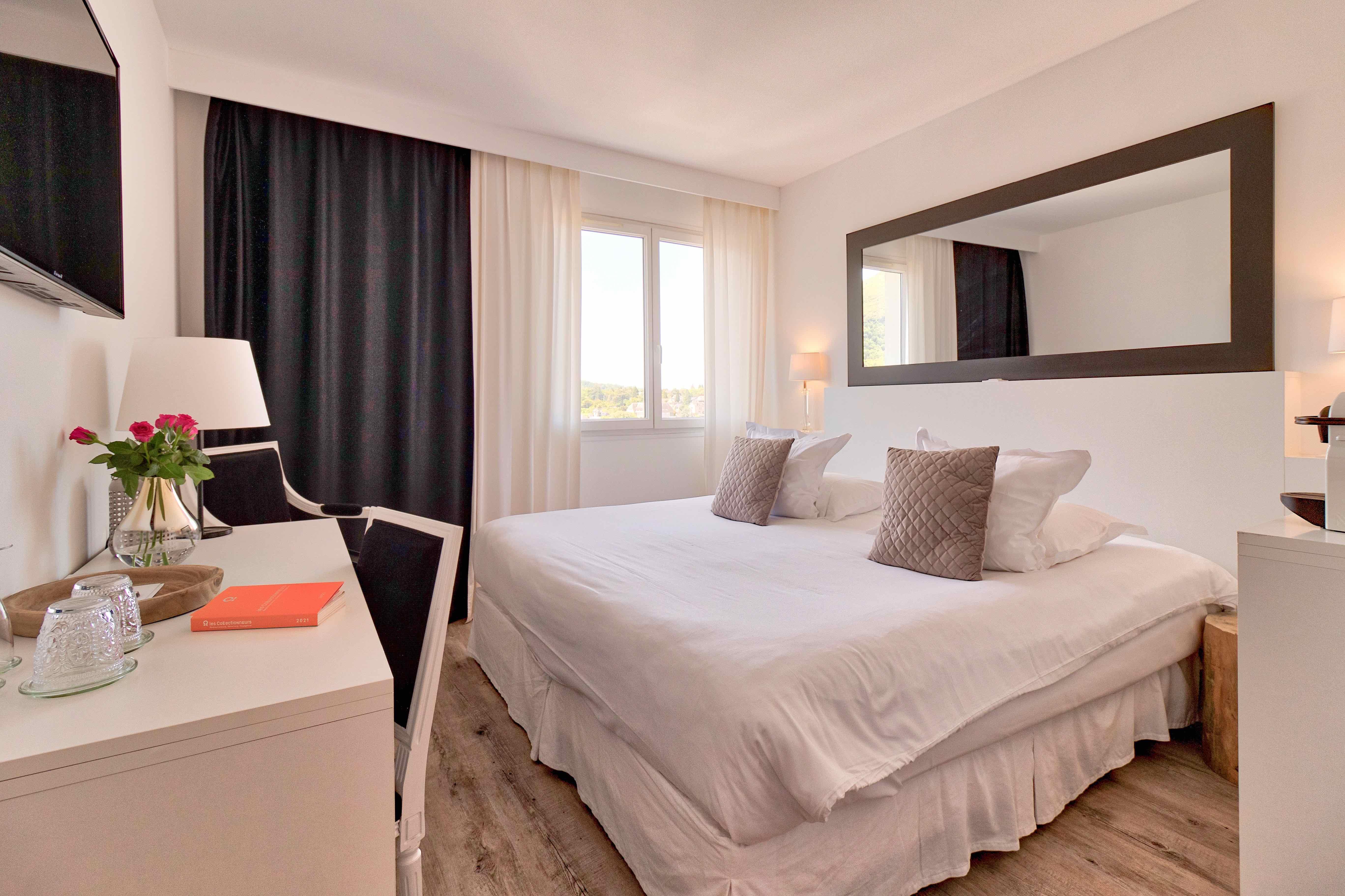 Belfry & Spa By Ligne St Barth ลูร์ด ภายนอก รูปภาพ A room at the hotel