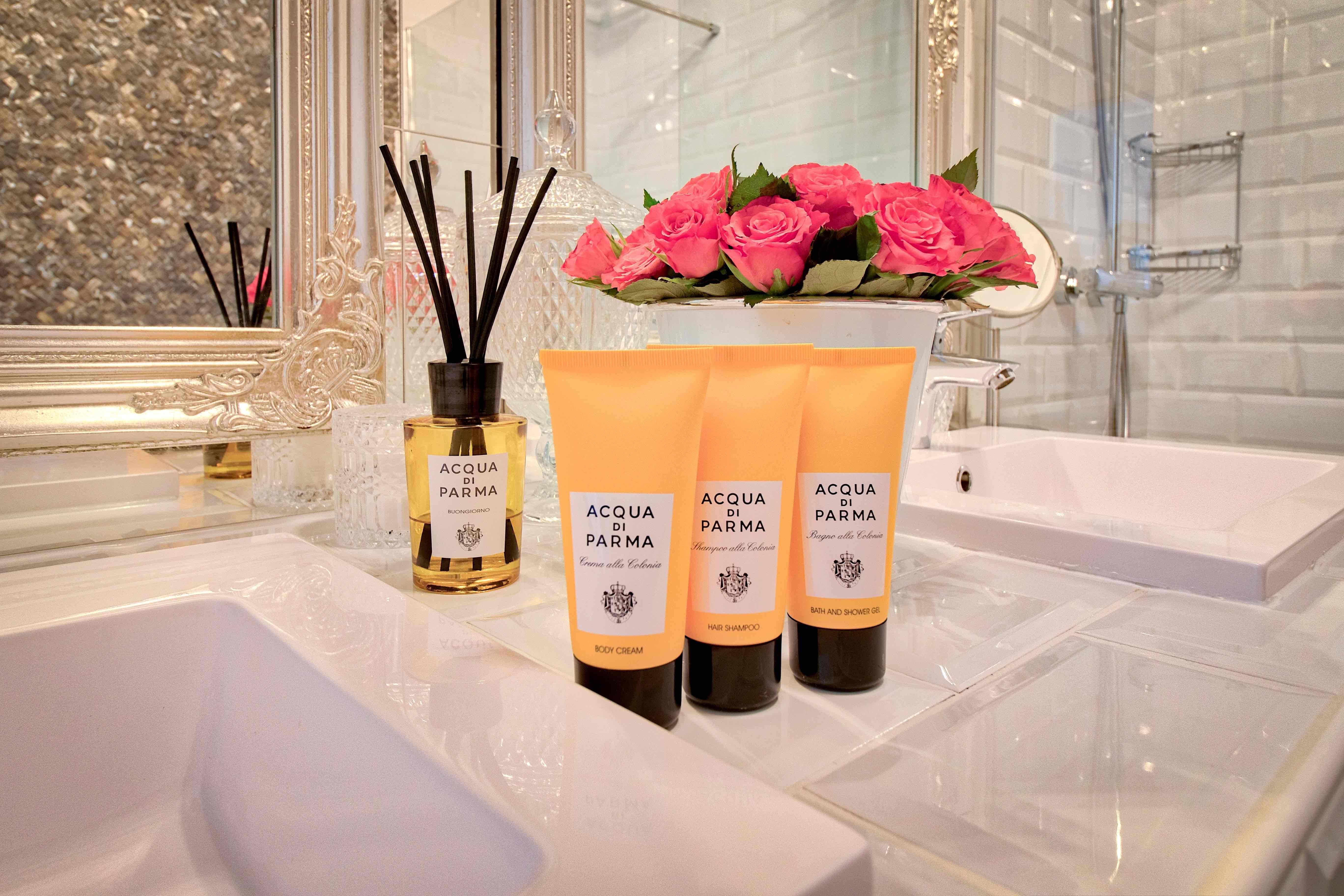 Belfry & Spa By Ligne St Barth ลูร์ด ภายนอก รูปภาพ Acqua di Parma products