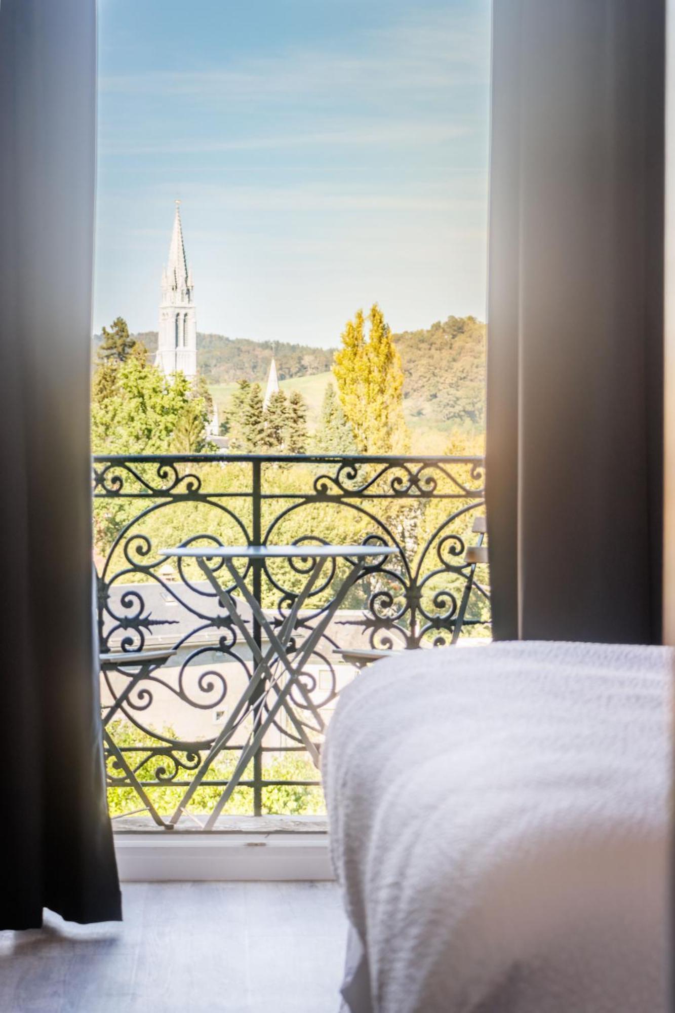 Belfry & Spa By Ligne St Barth ลูร์ด ภายนอก รูปภาพ View from a room
